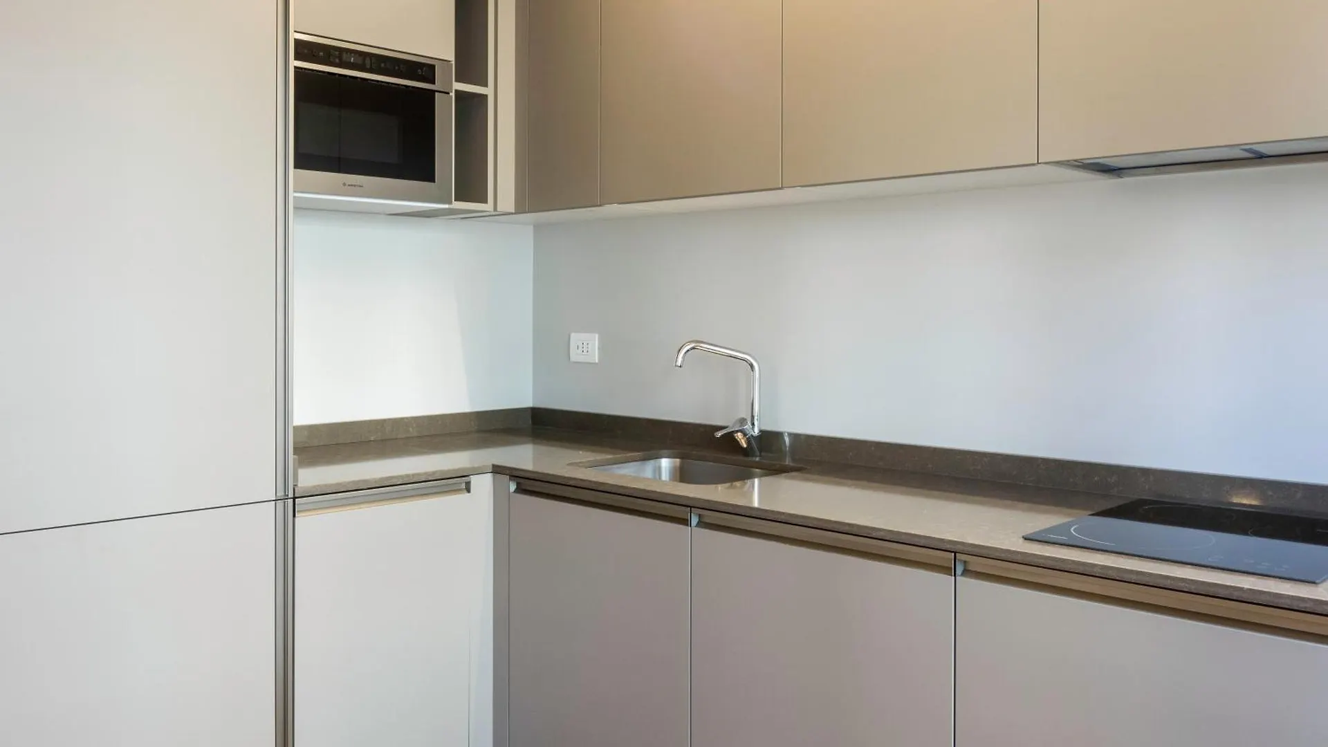 Duomo Center Art Living Apartment Milan Italy